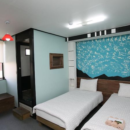 Jeju Airport Mira Guesthouse ภายนอก รูปภาพ