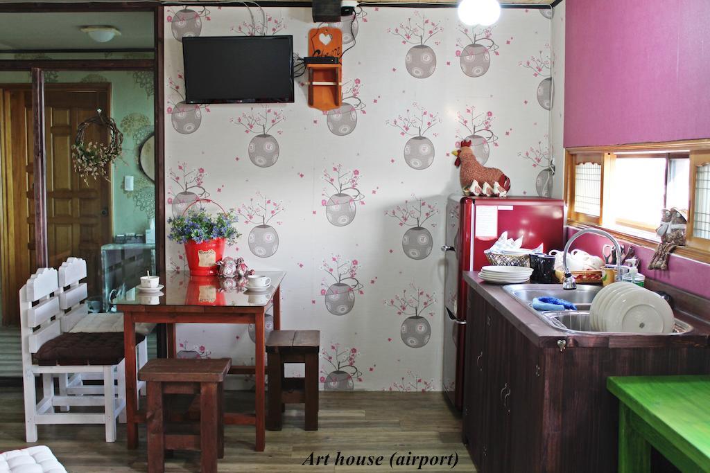Jeju Airport Mira Guesthouse ภายนอก รูปภาพ
