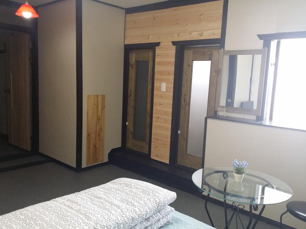 Jeju Airport Mira Guesthouse ภายนอก รูปภาพ