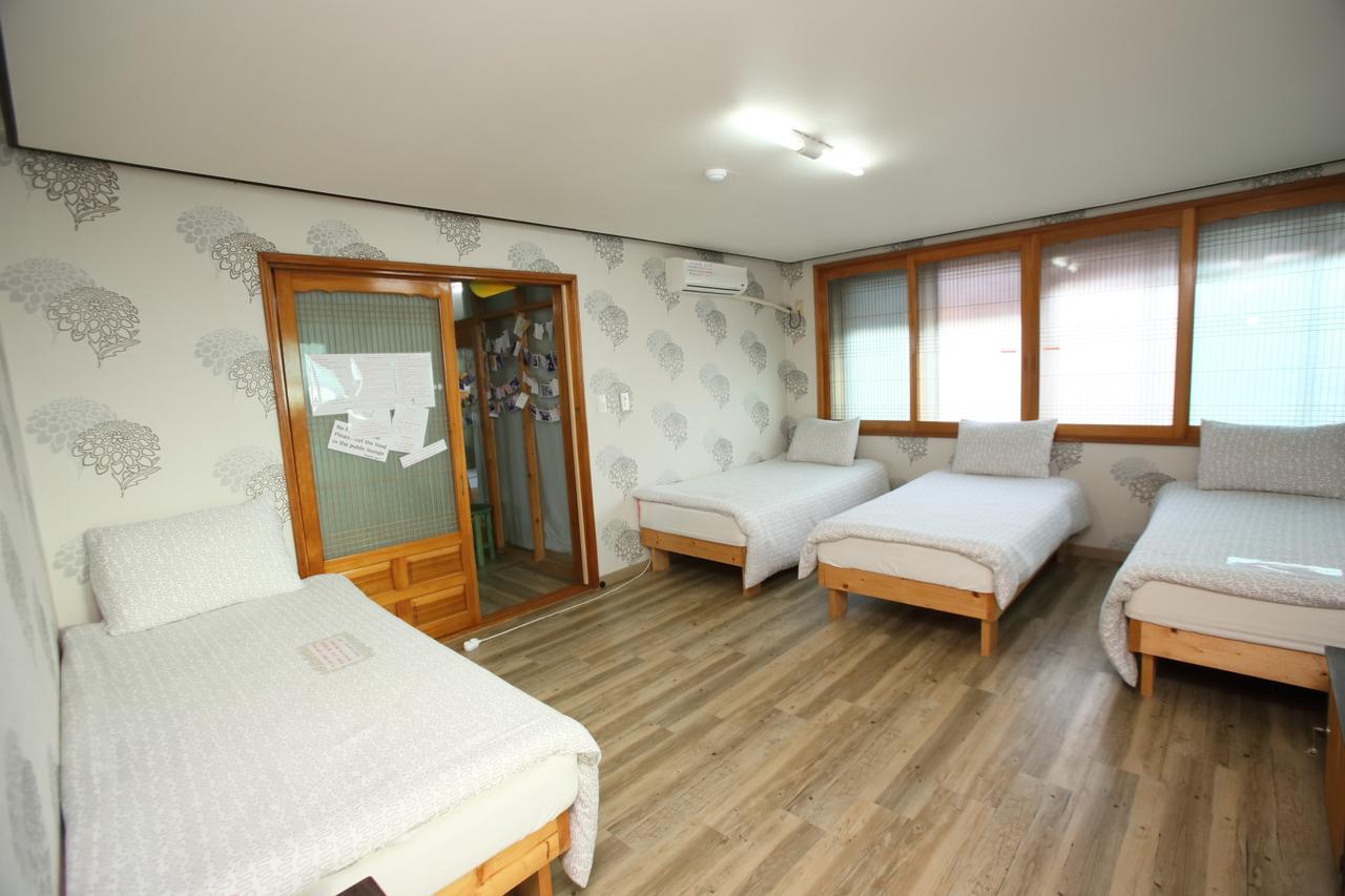 Jeju Airport Mira Guesthouse ภายนอก รูปภาพ