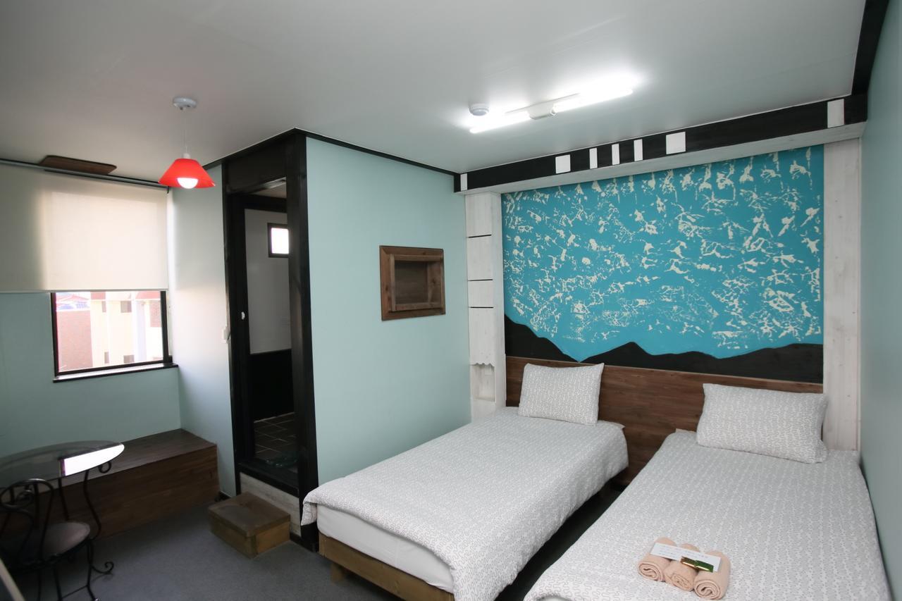 Jeju Airport Mira Guesthouse ภายนอก รูปภาพ