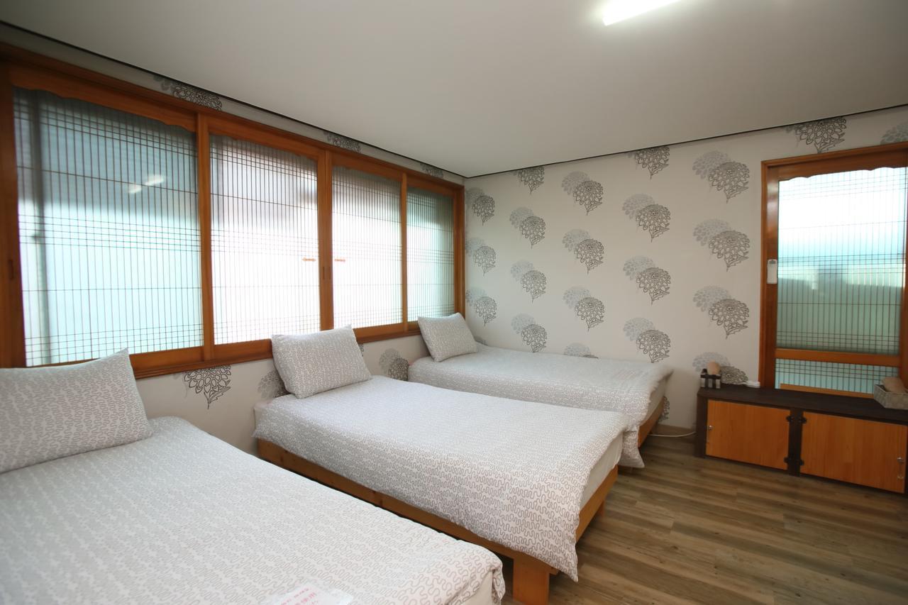 Jeju Airport Mira Guesthouse ภายนอก รูปภาพ