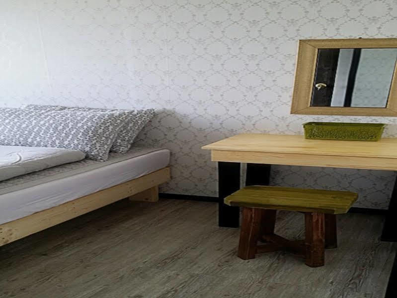 Jeju Airport Mira Guesthouse ภายนอก รูปภาพ