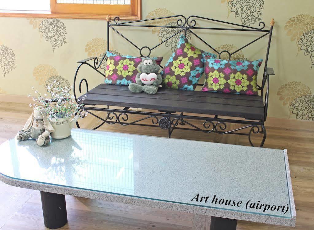 Jeju Airport Mira Guesthouse ภายนอก รูปภาพ