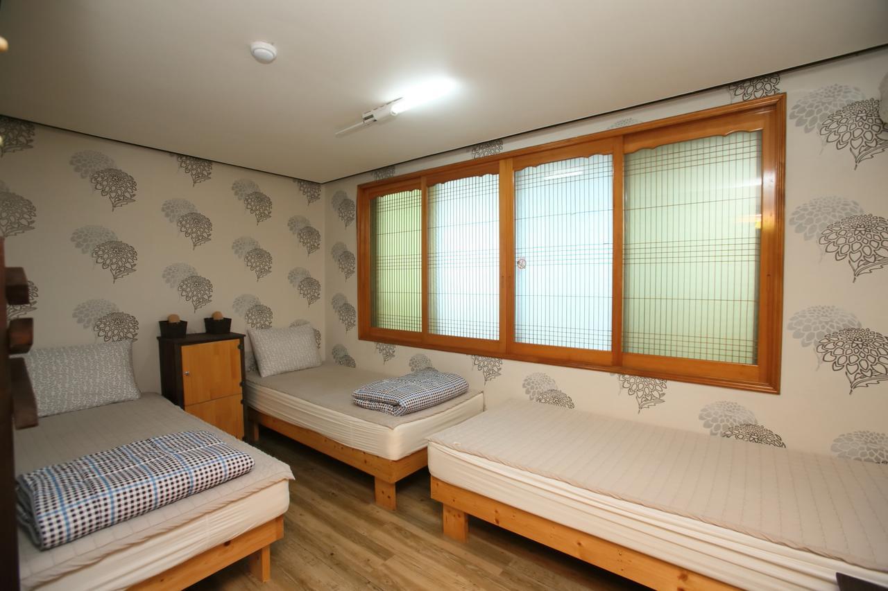 Jeju Airport Mira Guesthouse ภายนอก รูปภาพ